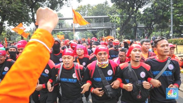 48 buruh