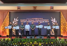 Dandim Jombang Raih Penghargaan Program Serap Gabah Tahun 2025 dari Perum Bulog