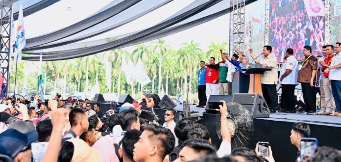 presiden-prabowo-subianto-menyampaikan-sambutan-dalam-peringatan-hari-buruh-internasional-di-monumen-nasional-monas-jakarta-ju-1777601803345_169