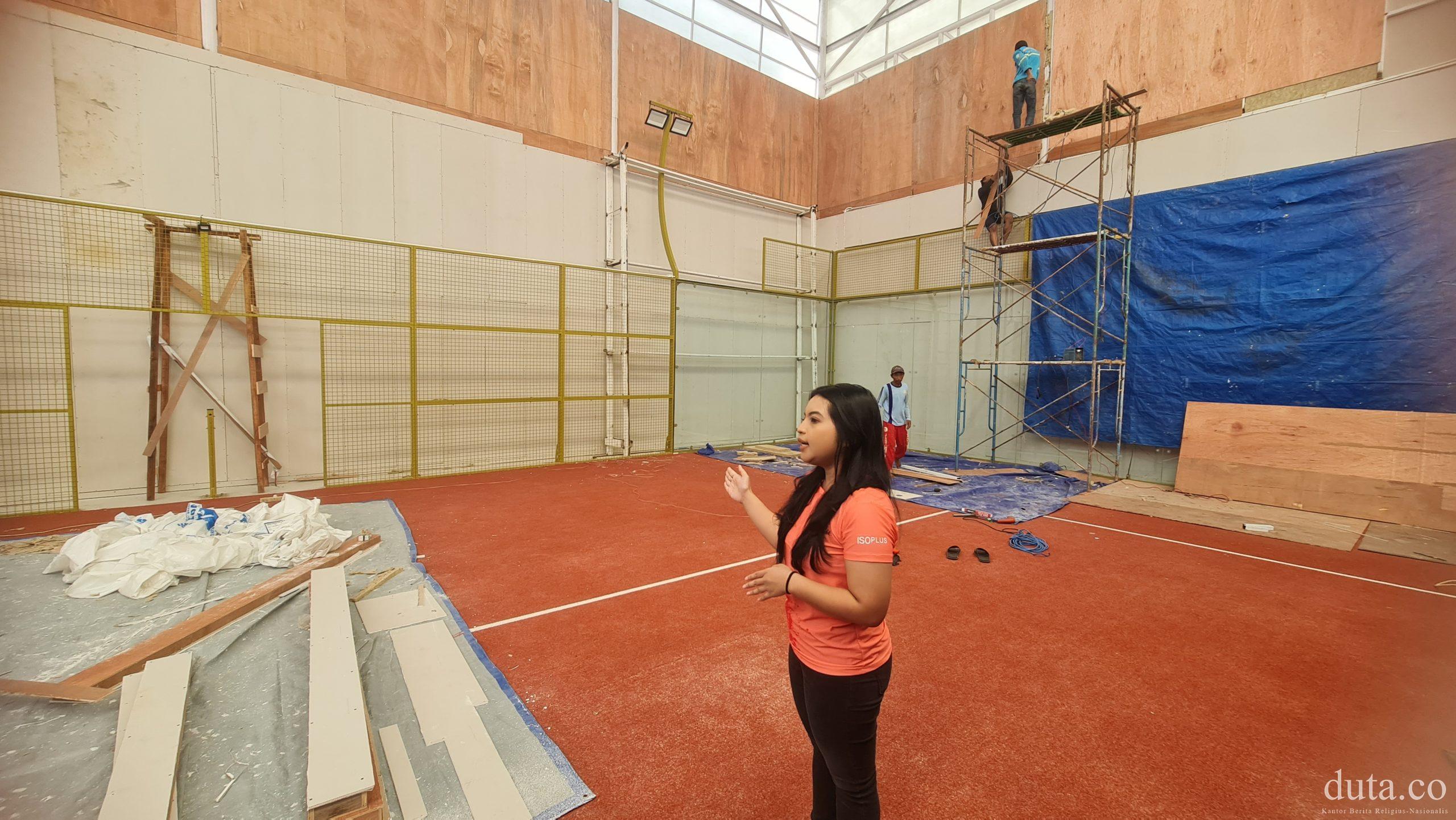 Atlas Padel, Atlas Sports Club Surabaya, peredam suara lapangan padel, DLH Surabaya, kebisingan lingkungan, olahraga padel, mediasi warga, lapangan padel Surabaya, sound barrier Atlas, polemik Atlas Padel.