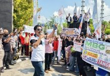 Ribuan Relawan Gelar Aksi Damai di Lamongan, Dukung Keberlanjutan Program MBG