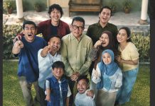 Tangkapan Layar poster film Istimewa