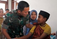Senyuman Tulus Danbrigif TP 32/Mangkalihat, Temani Kebahagiaan Anak-Anak di Sunatan Massal