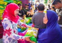 Pemprov Jatim Gelar Pasar Murah di Dua Kampung Surabaya: Hadirkan Bahan Pokok Terjangkau
