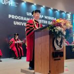 UPH Wisuda 158 Lulusan di Surabaya, Rektor Tegaskan Komitmen Pendidikan Berkualitas