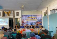 Gelorakan Semangat Keselamatan Pelayaran, KSOP Kelas IV Panarukan Bekali Nelayan Pesisir Besuki E Pass Kecil dan Alat Keselamatan