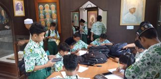 Hebat! Kunjungi Museum NU di Surabaya, Siswa SMP NU 2 Gresik Langsung Buat Karya Digital
