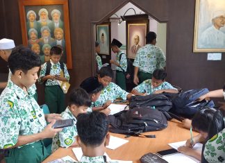 Hebat! Kunjungi Museum NU di Surabaya, Siswa SMP NU 2 Gresik Langsung Buat Karya Digital