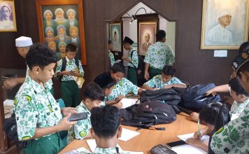 Hebat! Kunjungi Museum NU di Surabaya, Siswa SMP NU 2 Gresik Langsung Buat Karya Digital