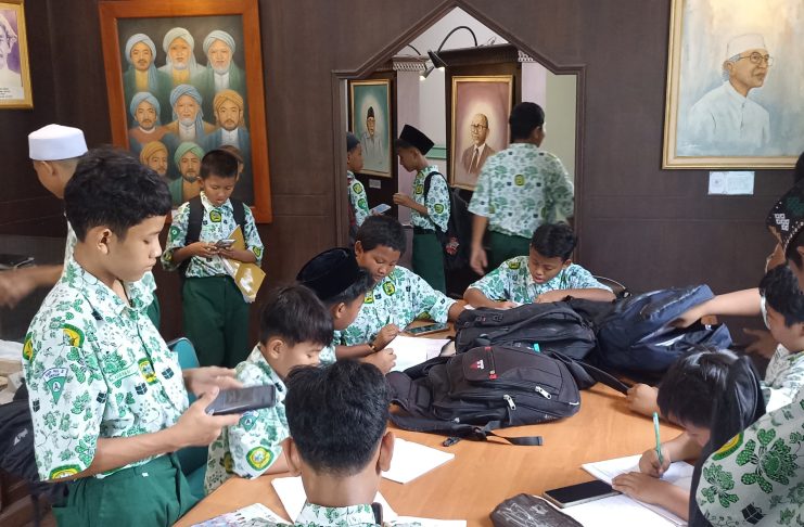 Hebat! Kunjungi Museum NU di Surabaya, Siswa SMP NU 2 Gresik Langsung Buat Karya Digital