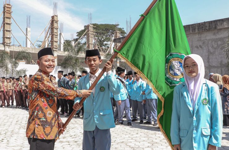 Siap Ukir Prestasi Internasional, Dua Murid MAUWH Tambakberas Jelang Final ke Malaysia