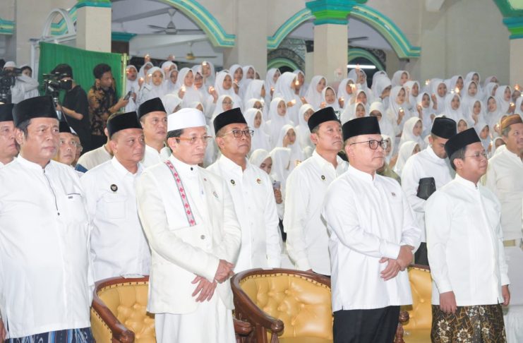 Penabuhan Rebana Tandai Peluncuran Program Pesantren Aman