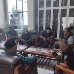 Para peserta aksi saat ditemu jajaran pejabat pemkab jombang