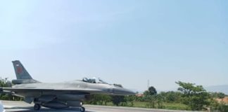 TNI AU Sukses Uji Coba Pesawat Tempur Mendarat dan Lepas Landas di Tol Pasuruan-Probolinggo